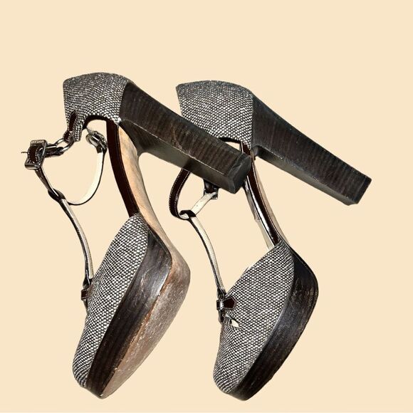 Michael kors adorable heels! Has that 40’s style! Brown and white tweed - Picture 8 of 9